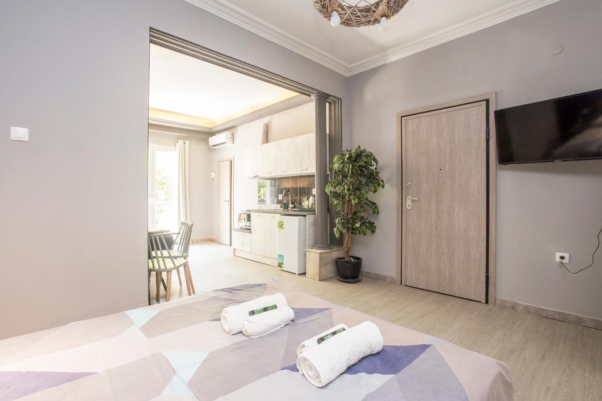 Closer "Egnatia Apartment 1" Thessaloniki Exterior photo