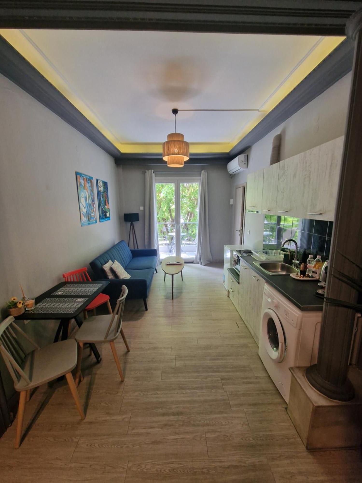 Closer "Egnatia Apartment 1" Thessaloniki Exterior photo